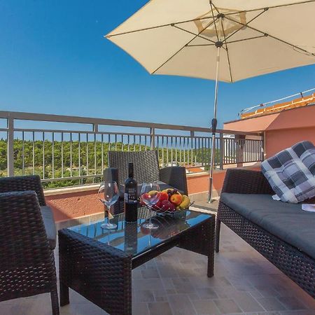 Amazing Apartment In Makarska With Wifi Bagian luar foto