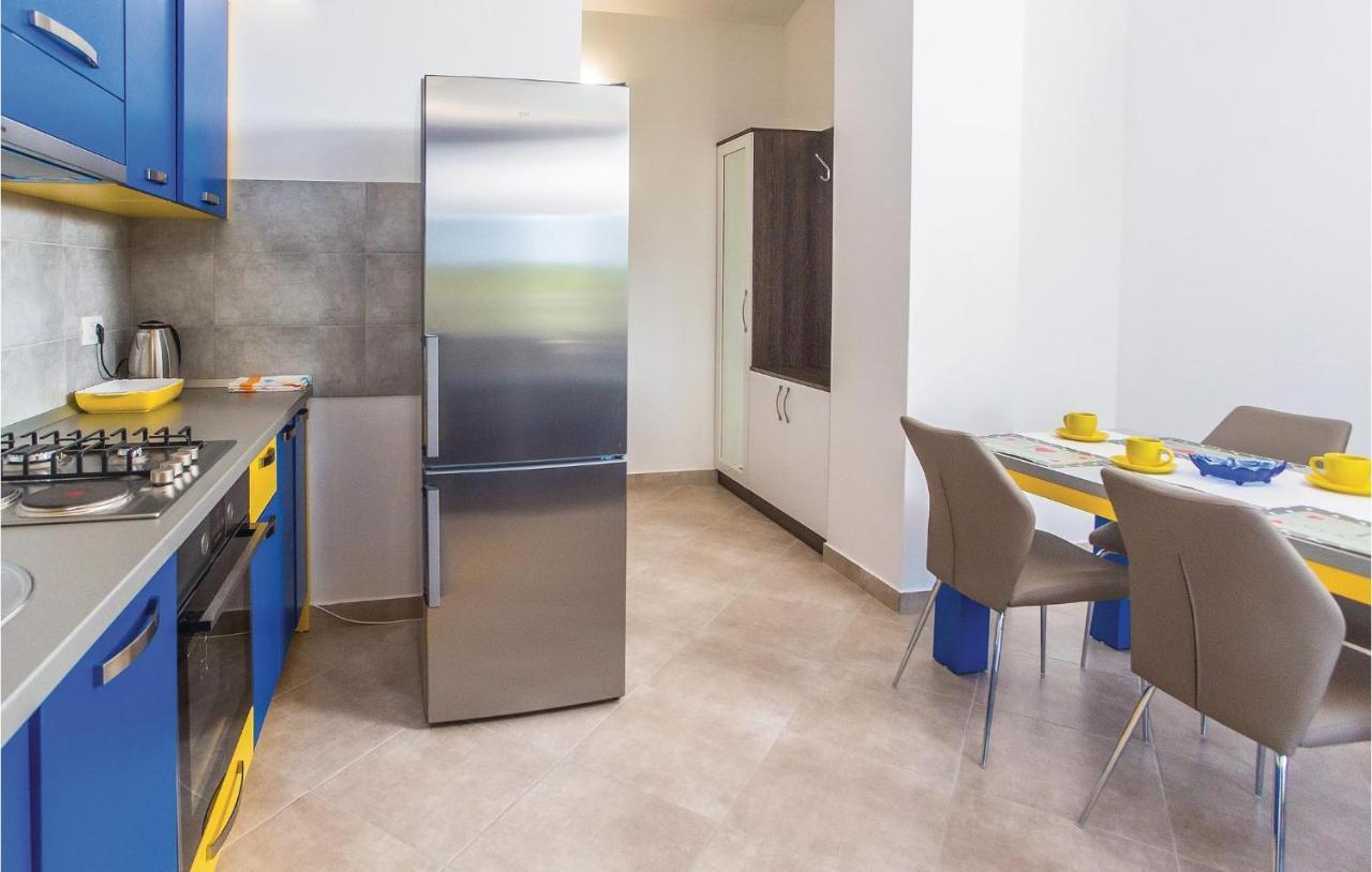Amazing Apartment In Makarska With Wifi Bagian luar foto