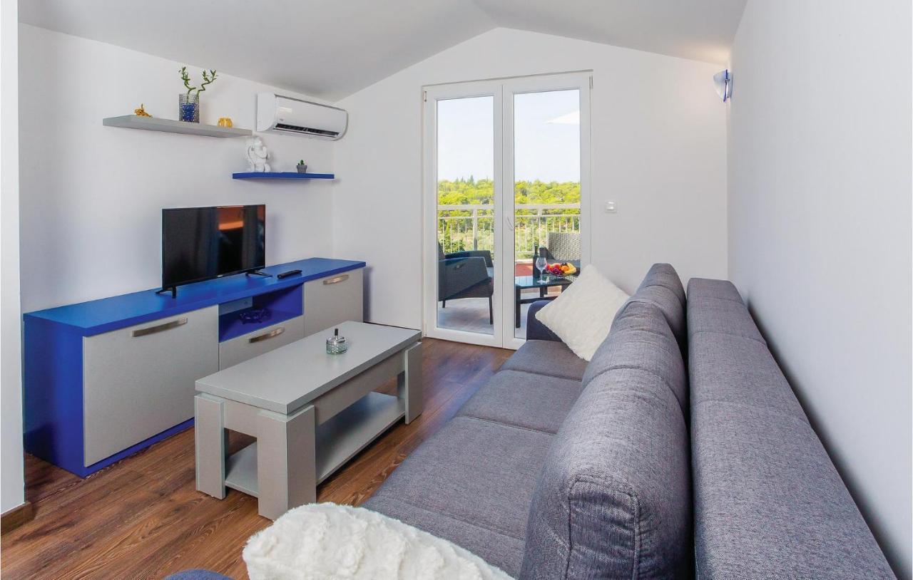 Amazing Apartment In Makarska With Wifi Bagian luar foto