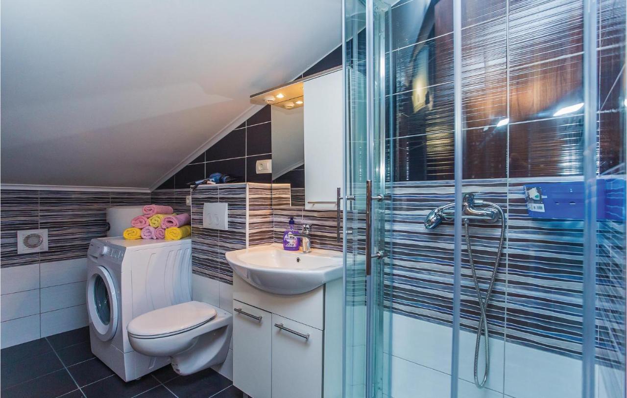 Amazing Apartment In Makarska With Wifi Bagian luar foto